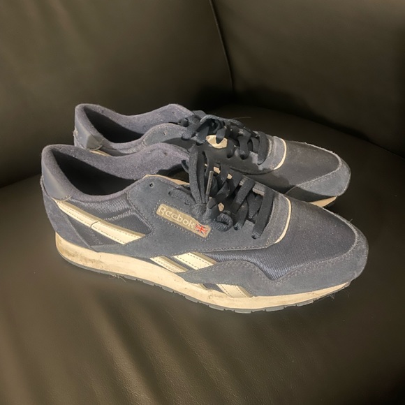 *Gently Used* Reebok Royal Ultra
Mens Size 11 - Picture 2 of 6